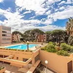 Apartment Terrasse Au Port Dhyeres, Piscine, Parking