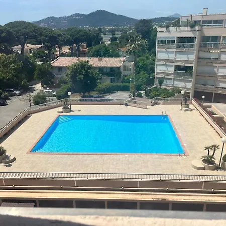 Apartment Terrasse Au Port Dhyeres, Piscine, Parking *