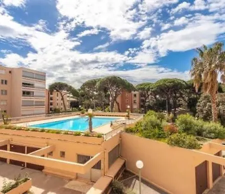아파트 Terrasse Au Port Dhyeres, Piscine, Parking